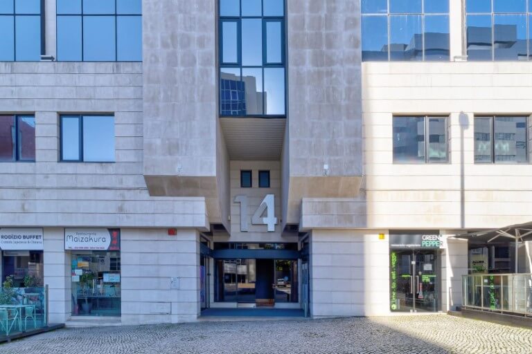 Edificio Atria, Ribera del Loira 16-18